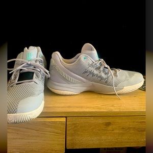 Nike Kyrie Flytrap 2 Gray Men's Size 13